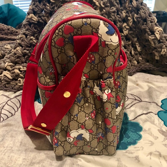 Authentic Gucci red GG Supreme ducks DIAPER Bag - Picture 3 of 8
